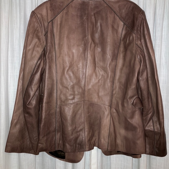 Dana Buchman leather jacket - Picture 2 of 4